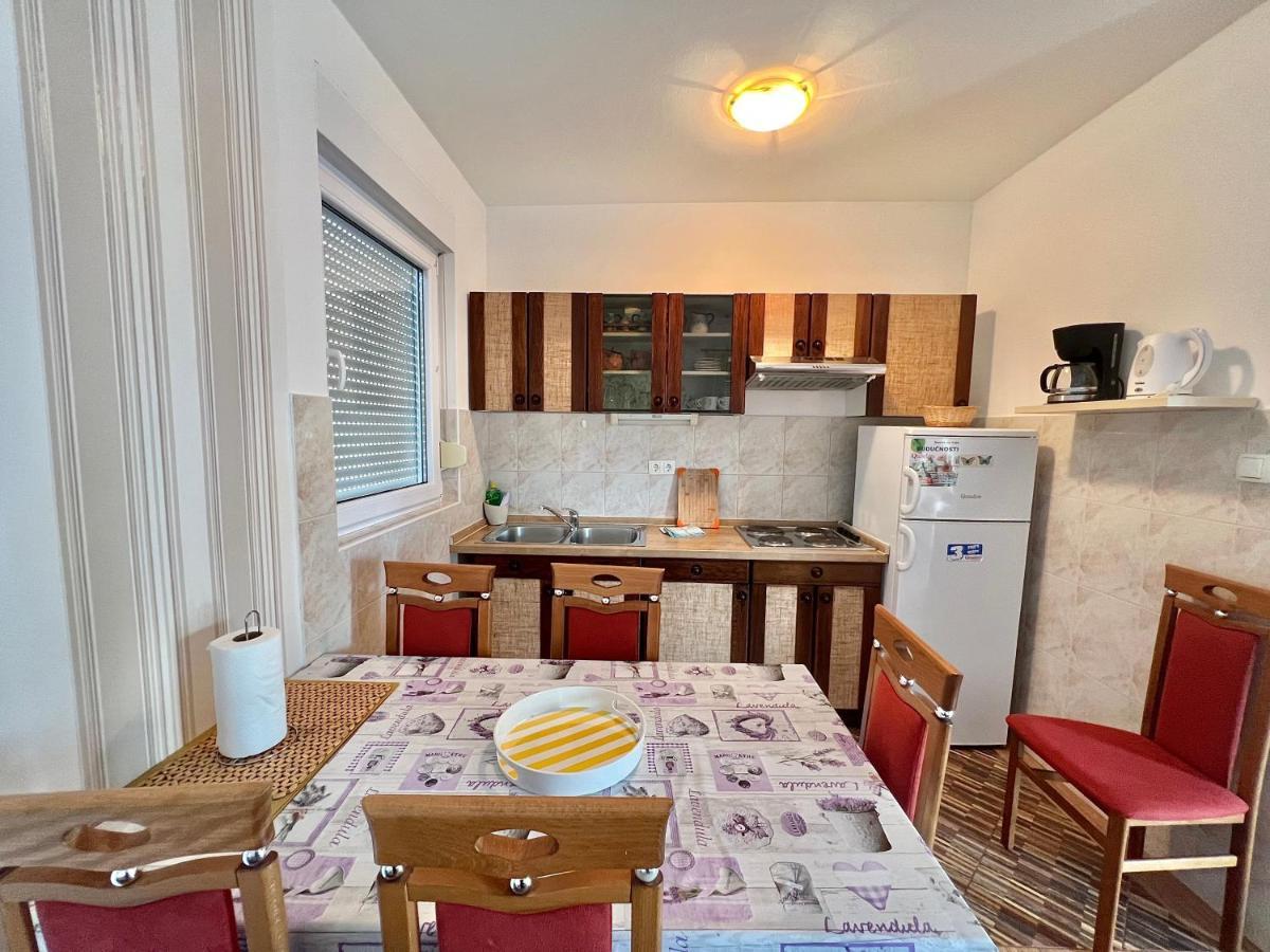 Apartmani Marija Dramalj Esterno foto