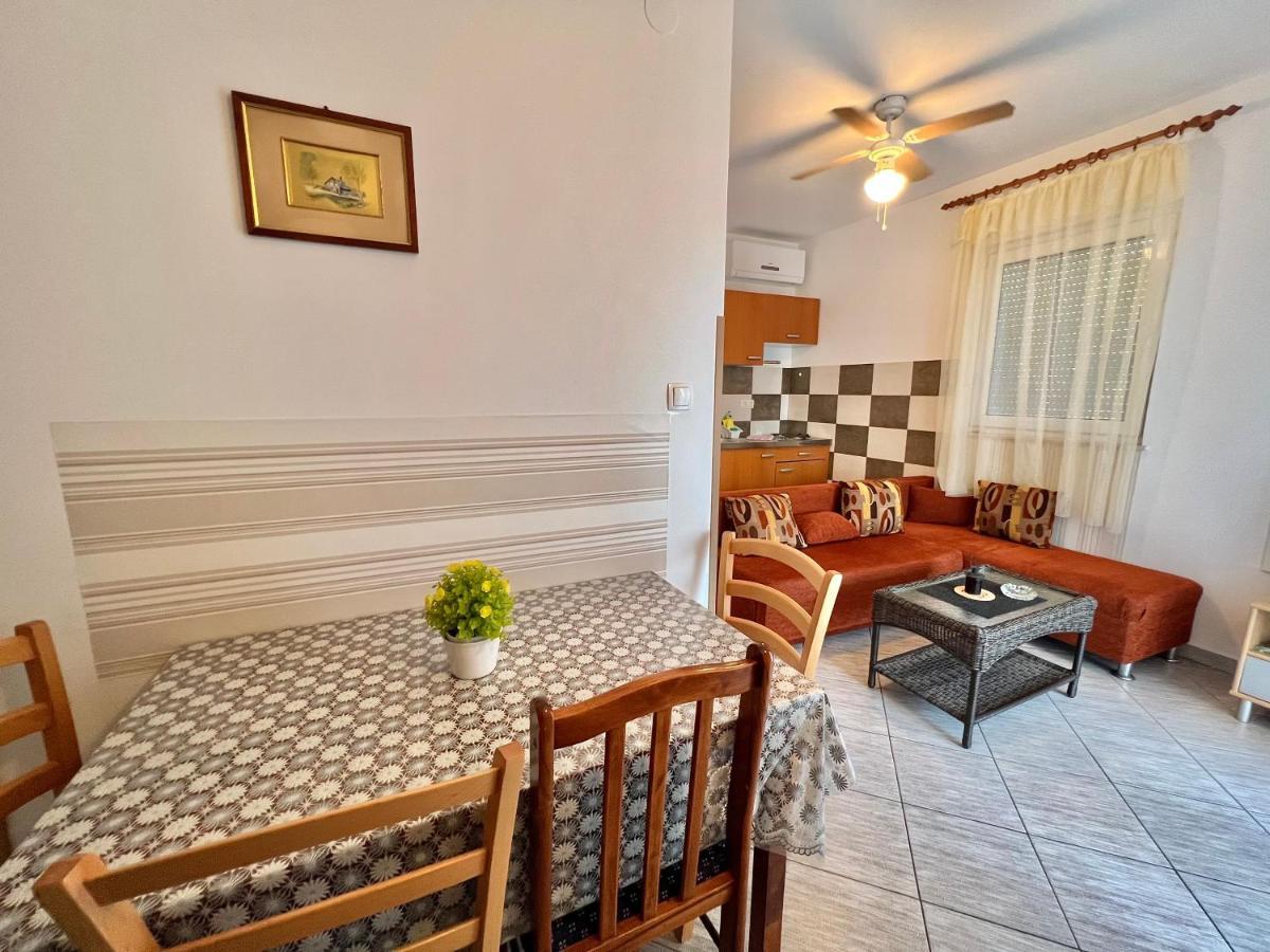 Apartmani Marija Dramalj Esterno foto
