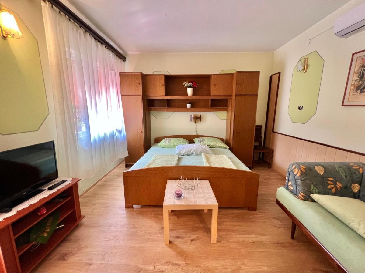 Apartmani Marija Dramalj Esterno foto
